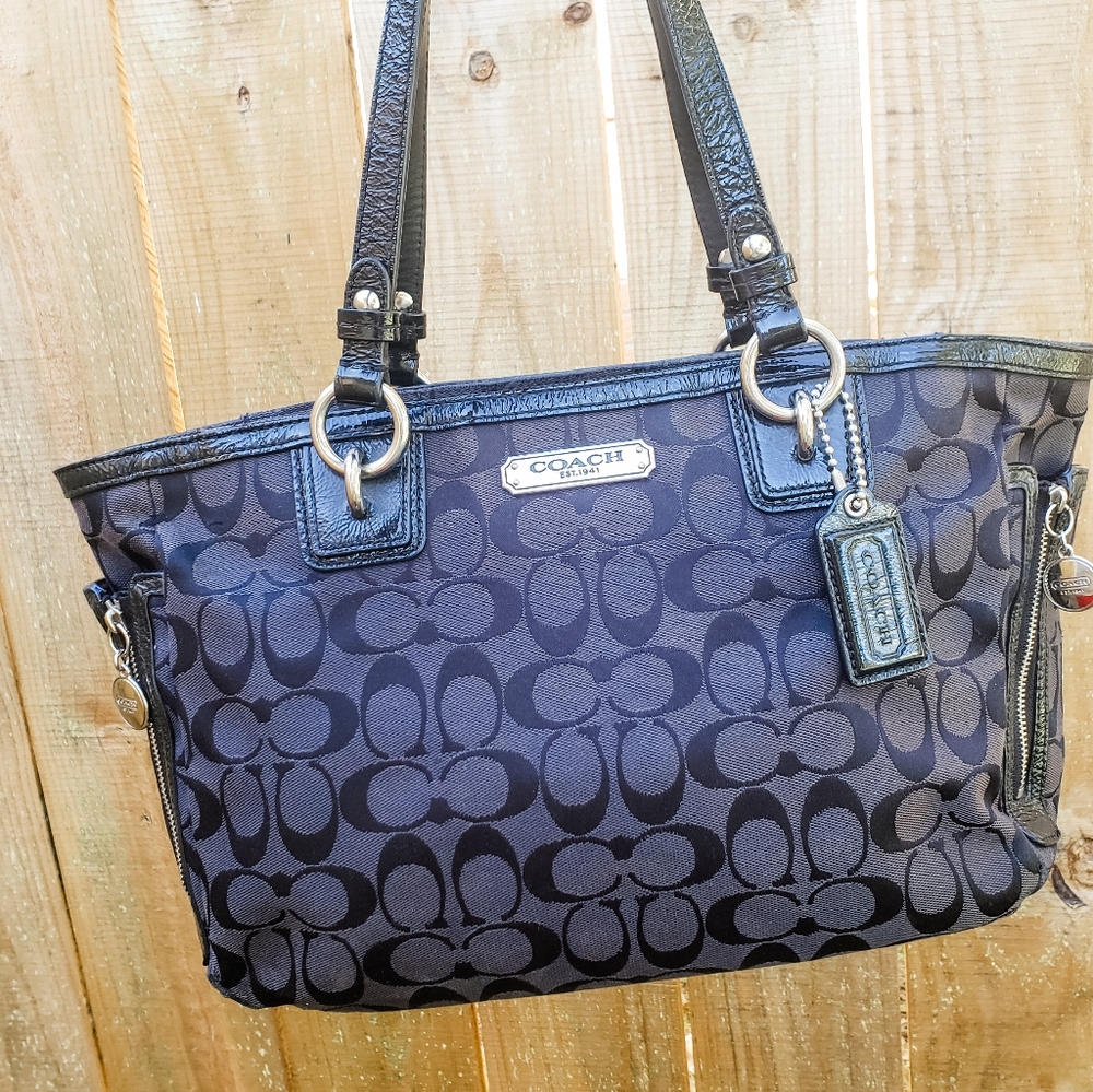 Coach Signature Gallery Tote